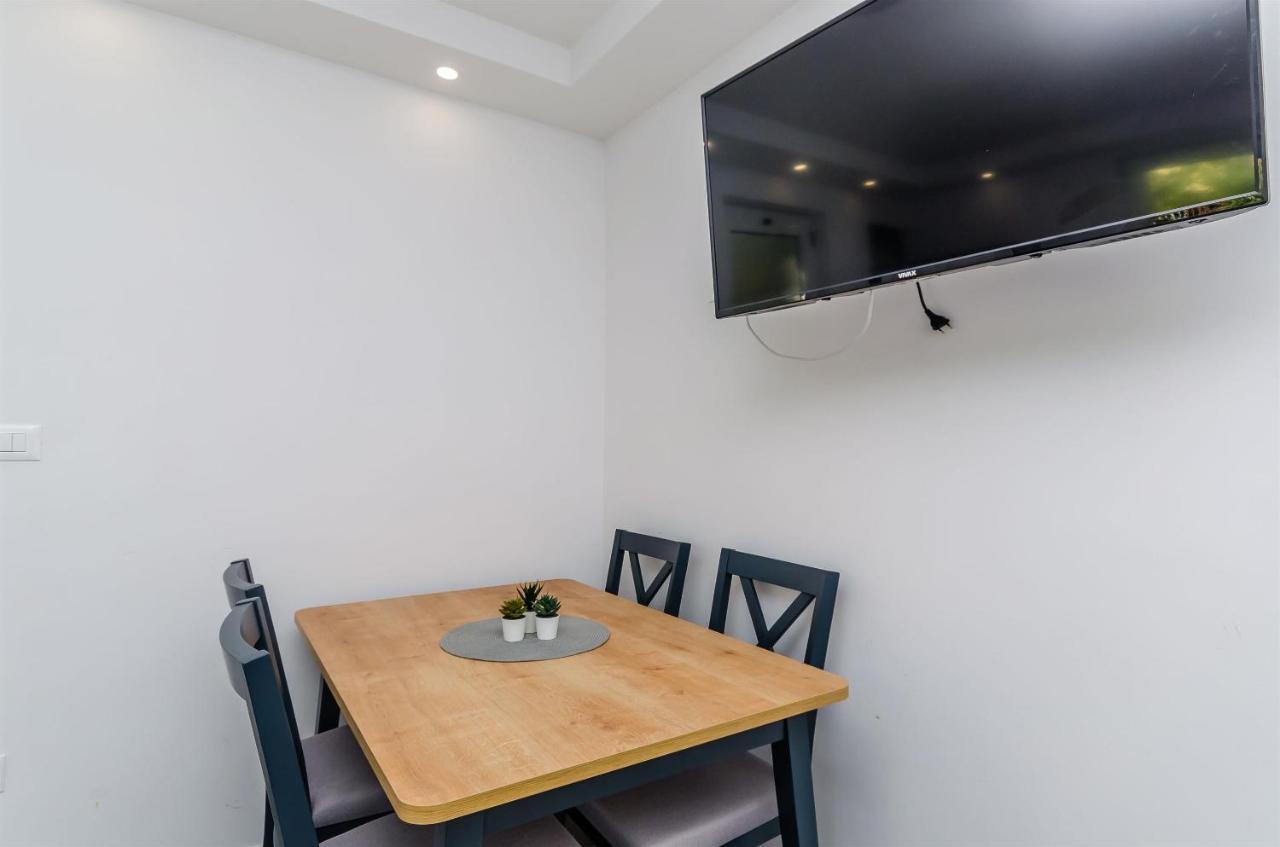 Apartments Milan 罗戈兹尼察 外观 照片