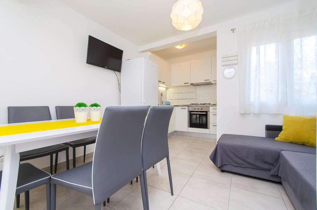 Apartments Milan 罗戈兹尼察 外观 照片